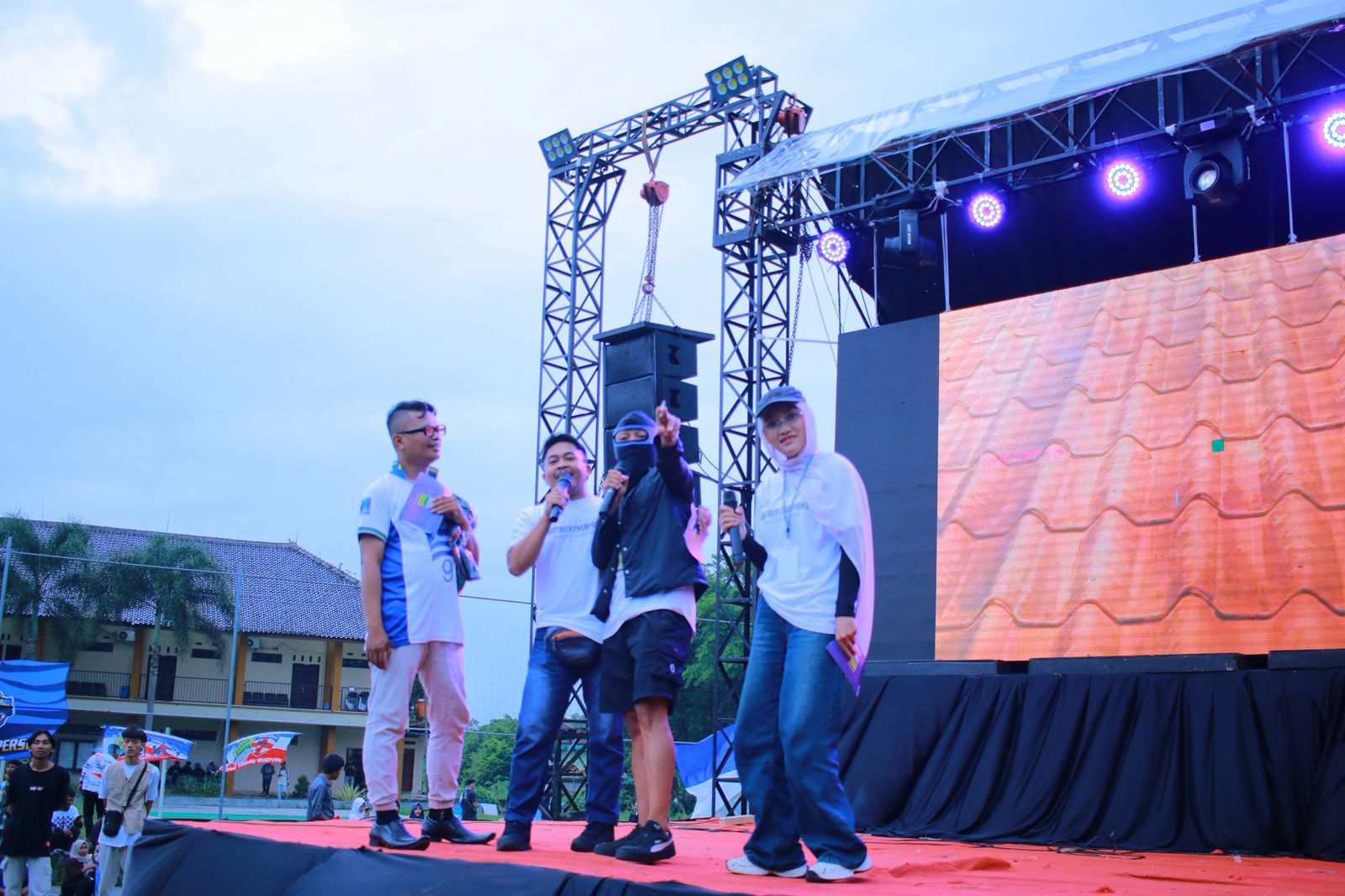 UKM Protokoler Uncip Sukses Kawal Nobar Persib Juara, 5.000 Pasang Mata Birukan Lokasi Acara